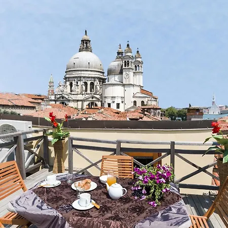 Accademia Charm Apartments By Wonderful Italy Venice Exterior photo