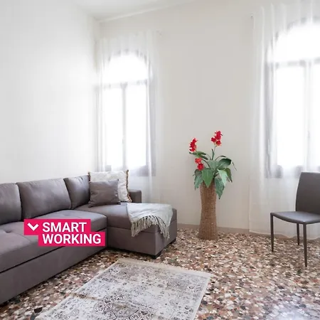 Accademia Charm Apartments By Wonderful Italy Venice Exterior photo
