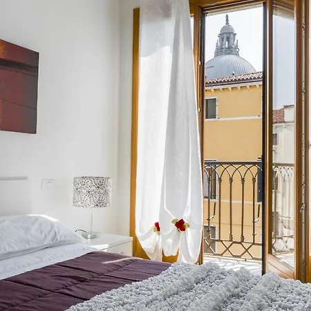 Accademia Charm Apartments By Wonderful Italy Venice Exterior photo