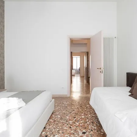 Accademia Charm Apartments By Wonderful Italy Venice Exterior photo