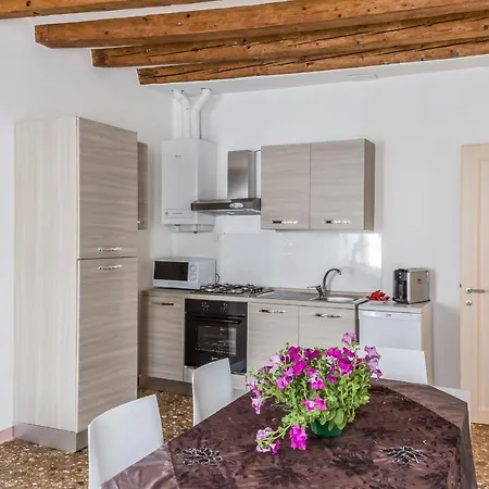 Accademia Charm Apartments By Wonderful Italy Venice Exterior photo