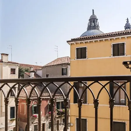 Accademia Charm Apartments By Wonderful Italy Venice Exterior photo