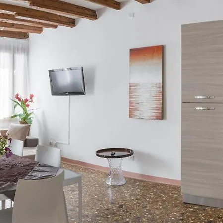 Accademia Charm Apartments By Wonderful Italy Venice Exterior photo