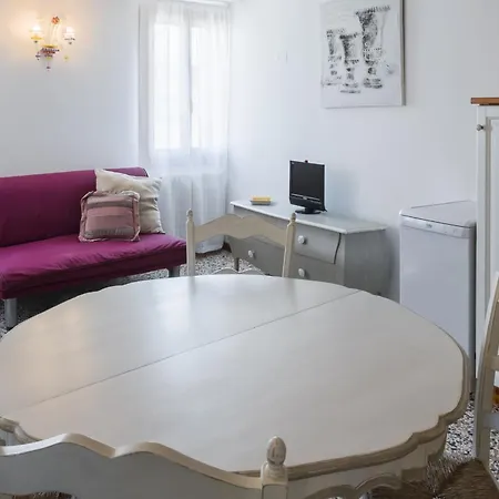 Accademia Charm Apartments By Wonderful Italy Venice Exterior photo