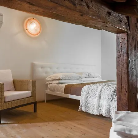 Accademia Charm Apartments By Wonderful Italy Venice Exterior photo