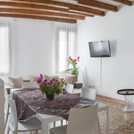 Accademia Charm Apartments By Wonderful Italy Venice Exterior photo